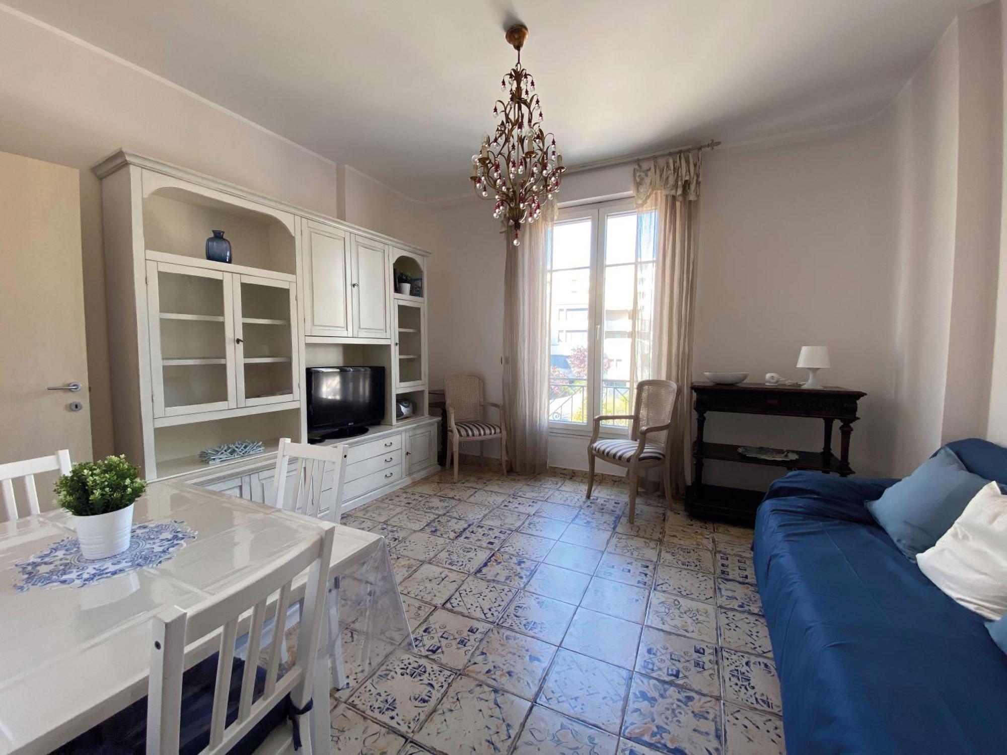 Beautiful Renovated Apartment ,Next To The Beach ! Air-C, Free Parking! Niza Exterior foto